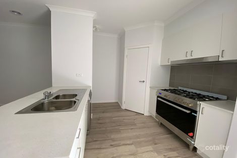 Property photo of 55 Hollywood Drive Roxburgh Park VIC 3064