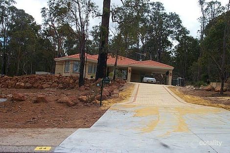 84 Raeburn Rd, Roleystone, WA 6111