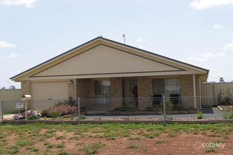 6 Debbie Ct, Oakey, QLD 4401