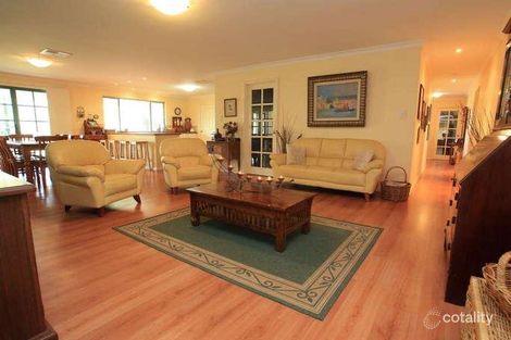 2 Lipscombe Cl, Golden Bay, WA 6174