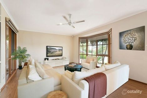 Property photo of 5 Garnet Close Narre Warren VIC 3805
