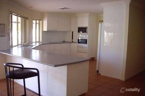 Property photo of 28 Lakeshore Drive Helensvale QLD 4212