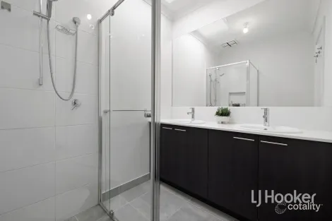 Property photo of 36 Kate Avenue Hampton Park VIC 3976