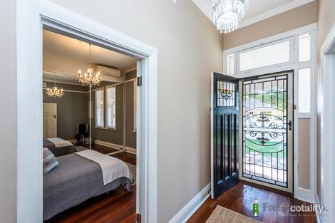 Property photo of 194 Hampton Road Beaconsfield WA 6162