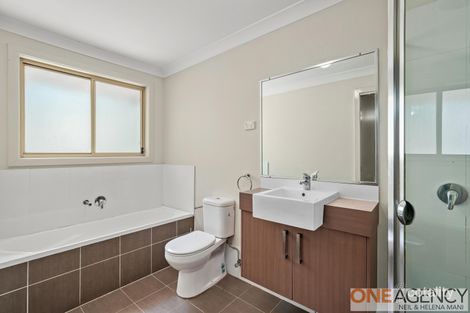 Property photo of 10/20A Kinarra Avenue Wyoming NSW 2250