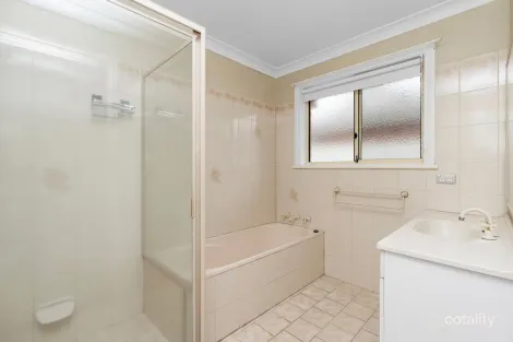 Property photo of 2/2 Honeysuckle Place Lake Albert NSW 2650