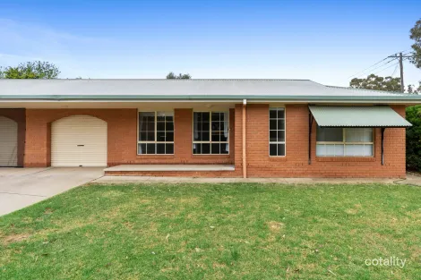 Property photo of 2/2 Honeysuckle Place Lake Albert NSW 2650