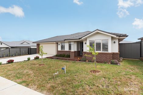 Property photo of 31 Triandra Avenue Romsey VIC 3434