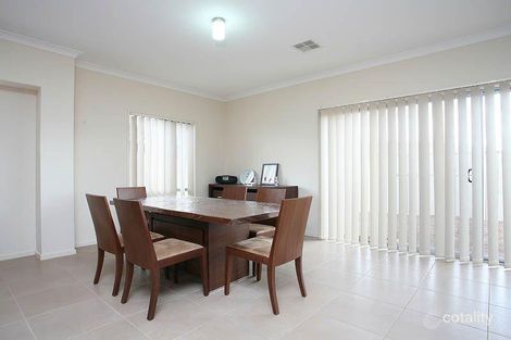 Property photo of 2 Forest Glade Way Caroline Springs VIC 3023