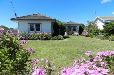 12 Toonalook Pde, Paynesville, VIC 3880