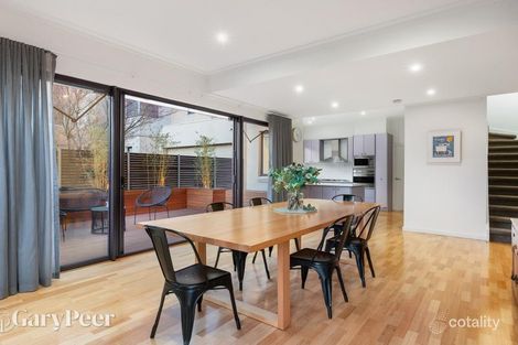Property photo of 32 Wanda Road Caulfield North VIC 3161