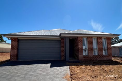 12 Yuwambi Cl, Parkes, NSW 2870