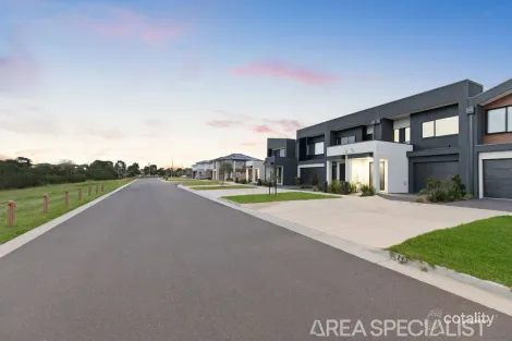 Property photo of 30 Infantry Way Berwick VIC 3806