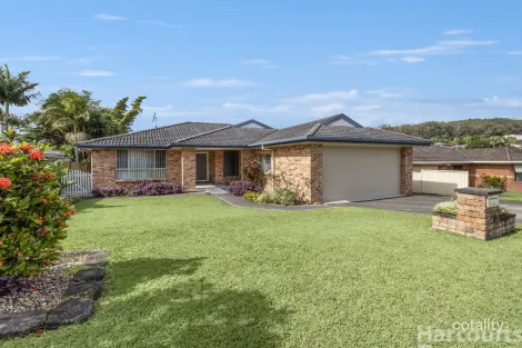 Property photo of 7 Peter Mark Circuit South West Rocks NSW 2431