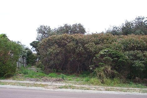 9 Coconut Gr, Castaways Beach, QLD 4567