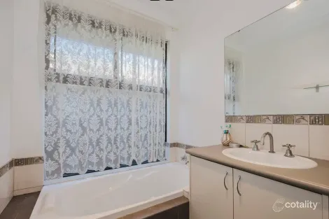 Property photo of 14 Two Rivers Loop Ellenbrook WA 6069