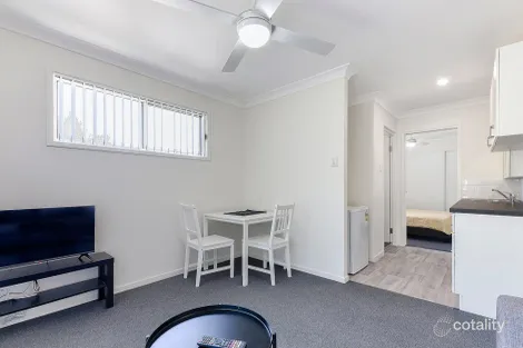 Property photo of 79 Englefield Road Oxley QLD 4075