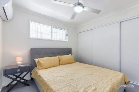 Property photo of 79 Englefield Road Oxley QLD 4075