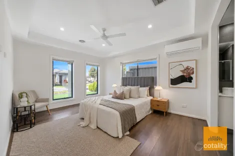 Property photo of 25 Gem Crescent Cobblebank VIC 3338