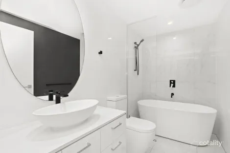 Property photo of 3608/5 Harbour Side Court Biggera Waters QLD 4216