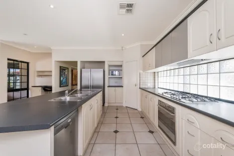 Property photo of 1 Turtle Point Cove Jandakot WA 6164