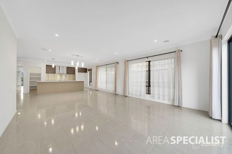 Property photo of 38 Deoro Parade Clyde North VIC 3978