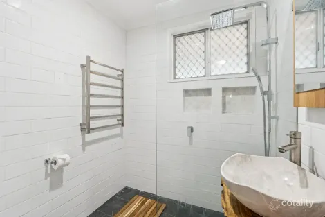 Property photo of 2 Gamage Way Lockridge WA 6054