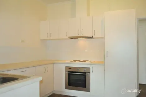 8 Heylmore Rd, Medina, WA 6167