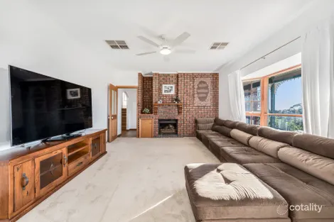 Property photo of 18 Farriers Way Woodcroft SA 5162