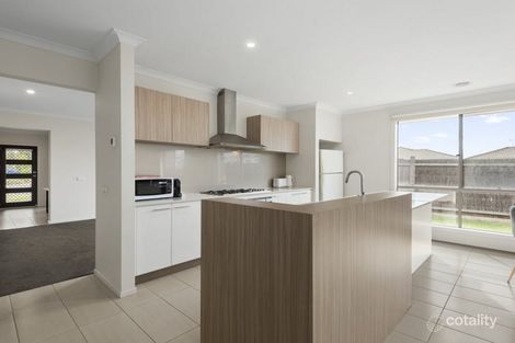 Property photo of 1 Isle Avenue Armstrong Creek VIC 3217