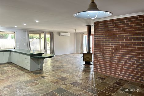 Property photo of 28 Floribunda Avenue Halls Head WA 6210