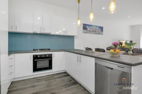Property photo of 28 Densham Way Craigieburn VIC 3064