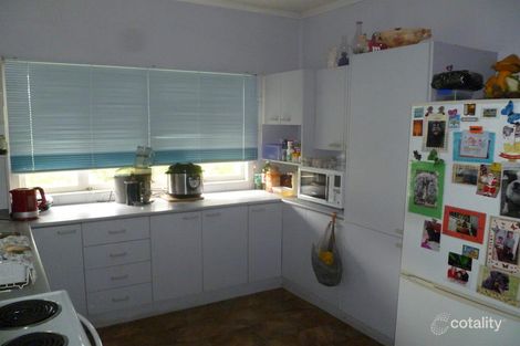 Property photo of 8 Grattan Terrace Wynnum QLD 4178