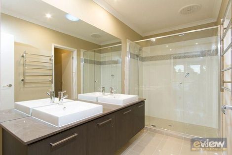 Property photo of 2 Mannavue Boulevard Cranbourne North VIC 3977