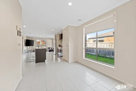 Property photo of 46 Tyler Crescent Tarneit VIC 3029