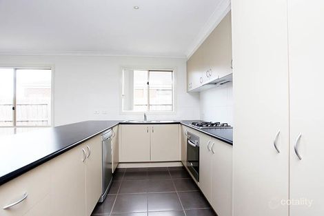 Property photo of 1 Flower Gum Crescent Tarneit VIC 3029