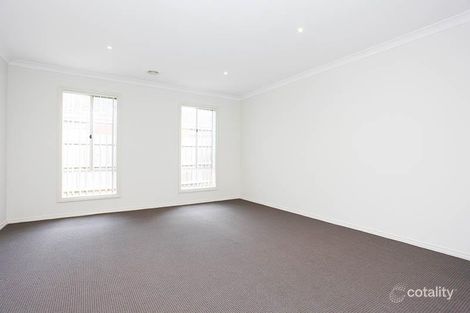 Property photo of 1 Flower Gum Crescent Tarneit VIC 3029
