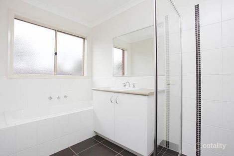 Property photo of 1 Flower Gum Crescent Tarneit VIC 3029
