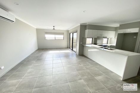 Property photo of 6 Pandorea Street Deebing Heights QLD 4306