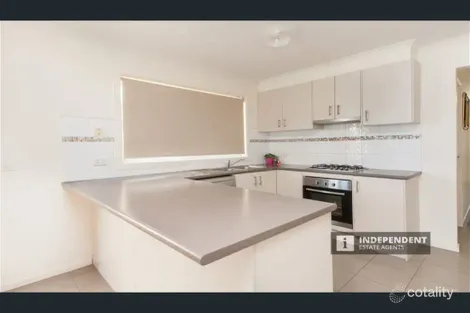 Property photo of 17 Evesham Street Cranbourne North VIC 3977