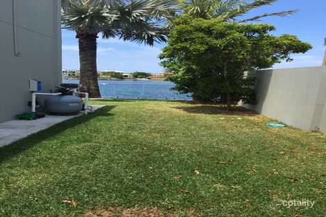 Property photo of 4 Calmwater Crescent Helensvale QLD 4212