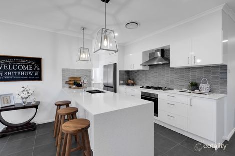 Property photo of 18 Windsorgreen Drive Wyong NSW 2259