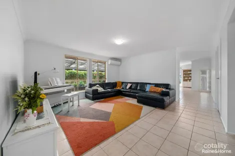 Property photo of 11 Sunrise Place Horningsea Park NSW 2171