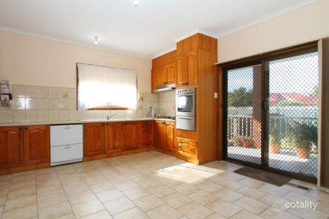 Property photo of 18 McLaughlin Crescent Mill Park VIC 3082