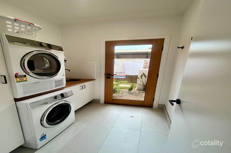 Property photo of 8 Ranier Crescent Varsity Lakes QLD 4227