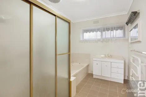 Property photo of 10 Avon Court Wangaratta VIC 3677
