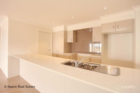 Property photo of 34 Rosecomb Road Spring Farm NSW 2570