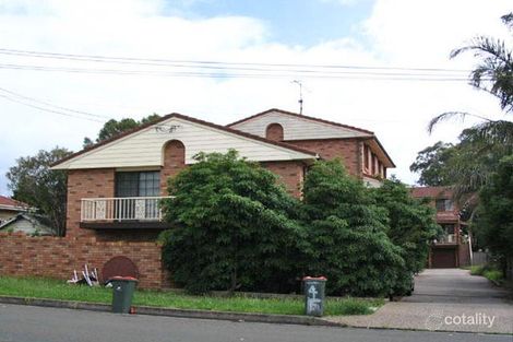 4 Heaslip St, Coniston, NSW 2500