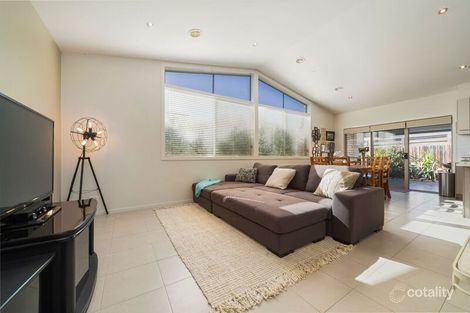 2/43 Van Ness Ave, Mornington, VIC 3931