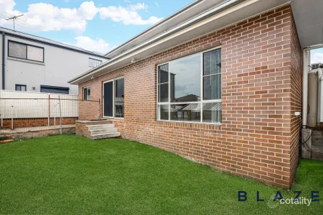 Property photo of 27A Scottsdale Circuit West Hoxton NSW 2171